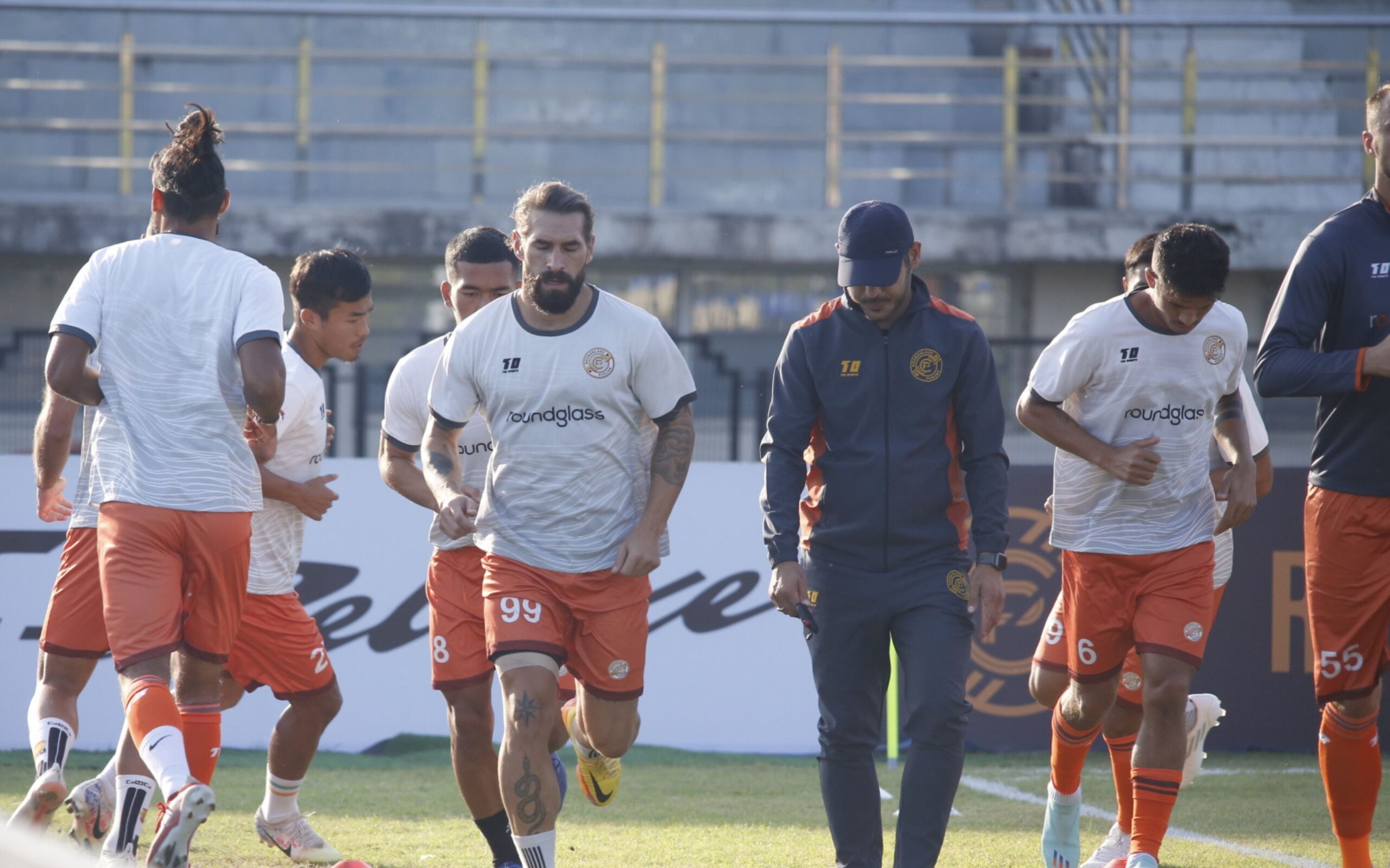 Aiming for top spot, RoundGlass Punjab take on Rajasthan United
