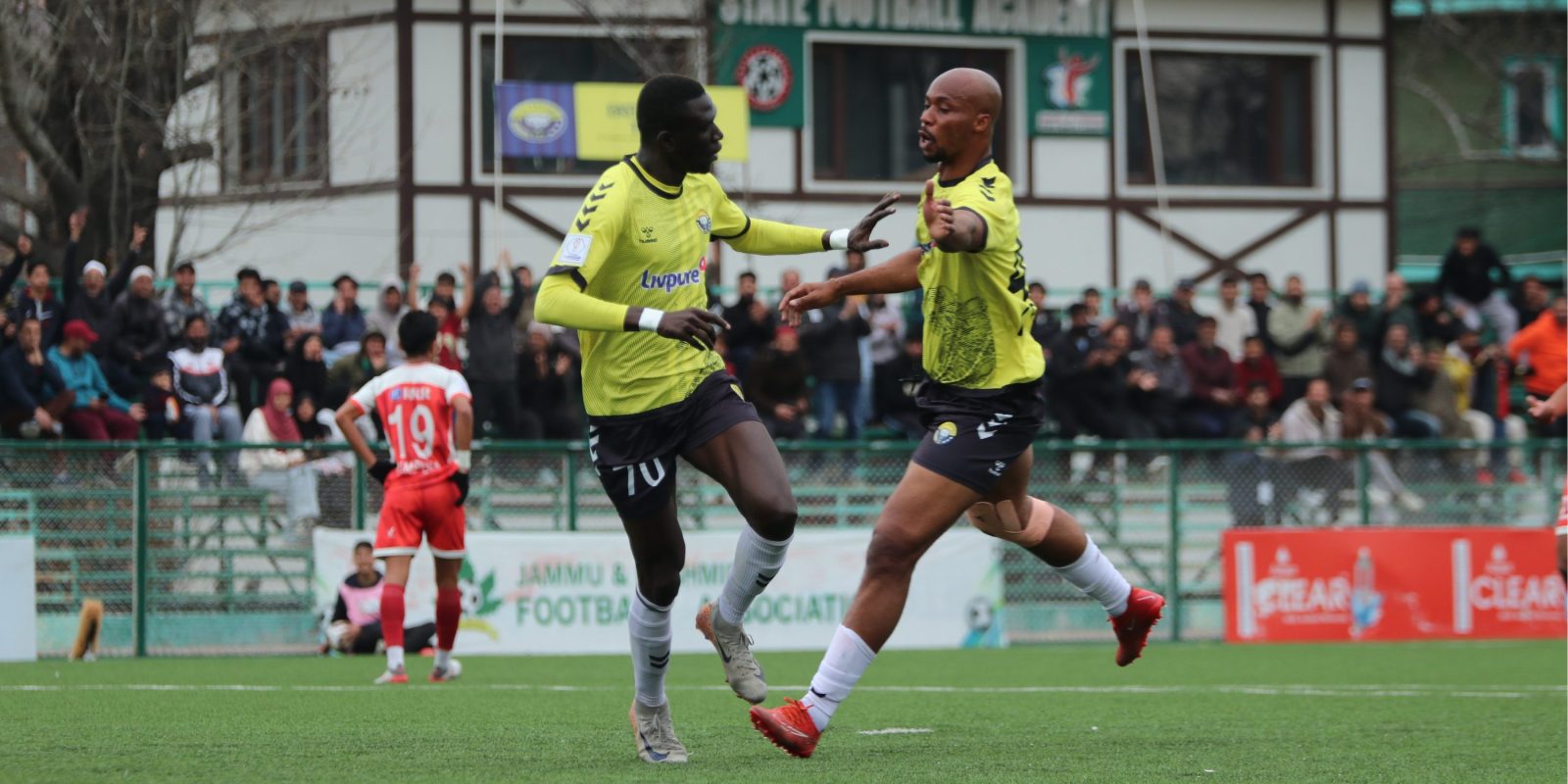 Real Kashmir see off Aizawl to close the gap at the top