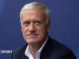 Deschamps returns to France after death of his mother