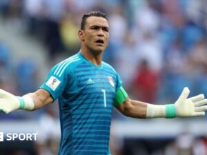 Who are the oldest players to feature at a World Cup?