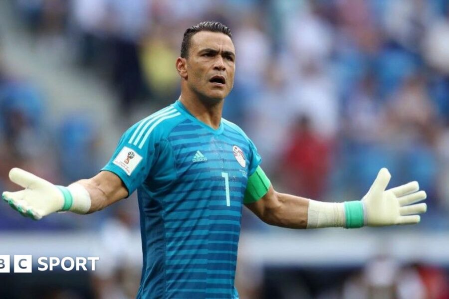 Who are the oldest players to feature at a World Cup?