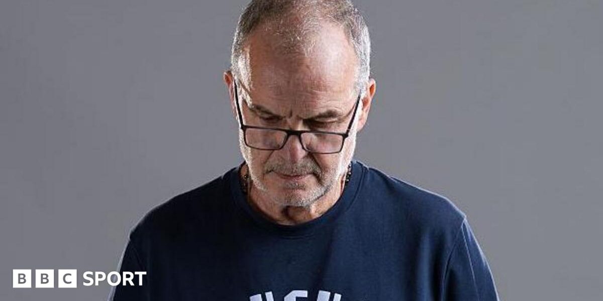 ‘Not a model’ – Bielsa refuses to engage with World Cup photoshoot