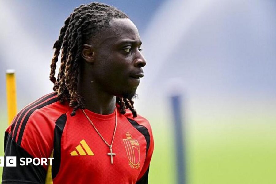 Doku criticised over plan to return home for birth