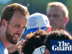 England get rapturous welcome as they settle in to sprawling Kansas City home