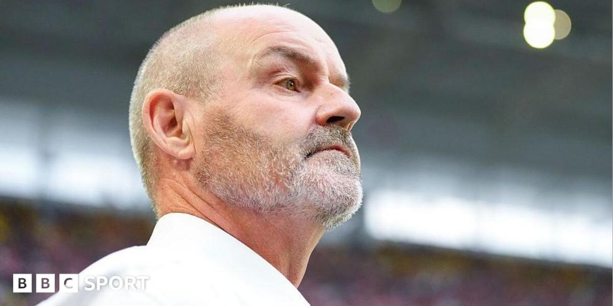Clarke steps down as Scotland boss after World Cup exit