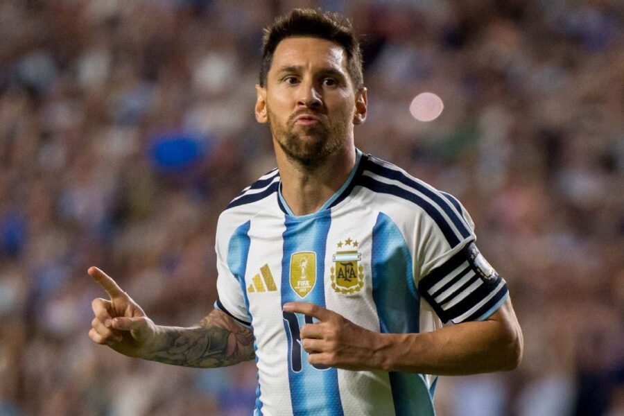 Argentina 'calm' with Emi, Álvarez, Messi ready