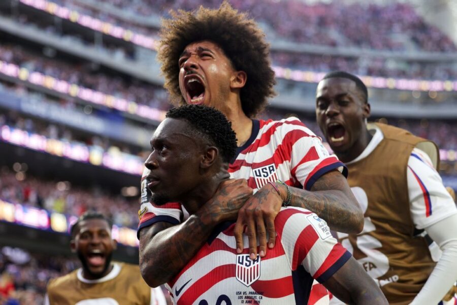U.S. starts in style with largest WC win since 193...