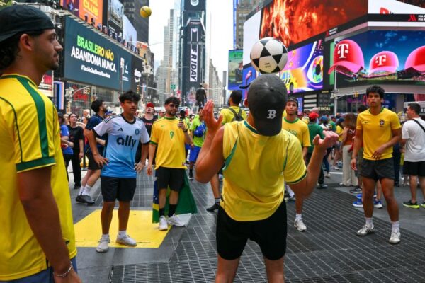 World Cup Daily LIVE: Brazil fans take over NYC ah…