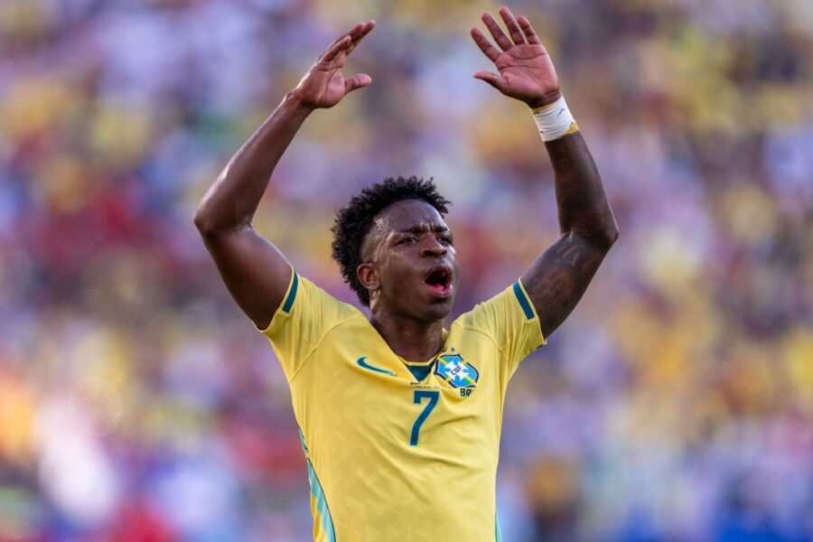 How can teams qualify for knockout rounds? Clinchi...
