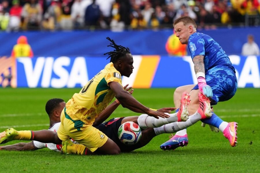 Ghana: 'VAR went for coffee' to aid 'lucky' Englan...