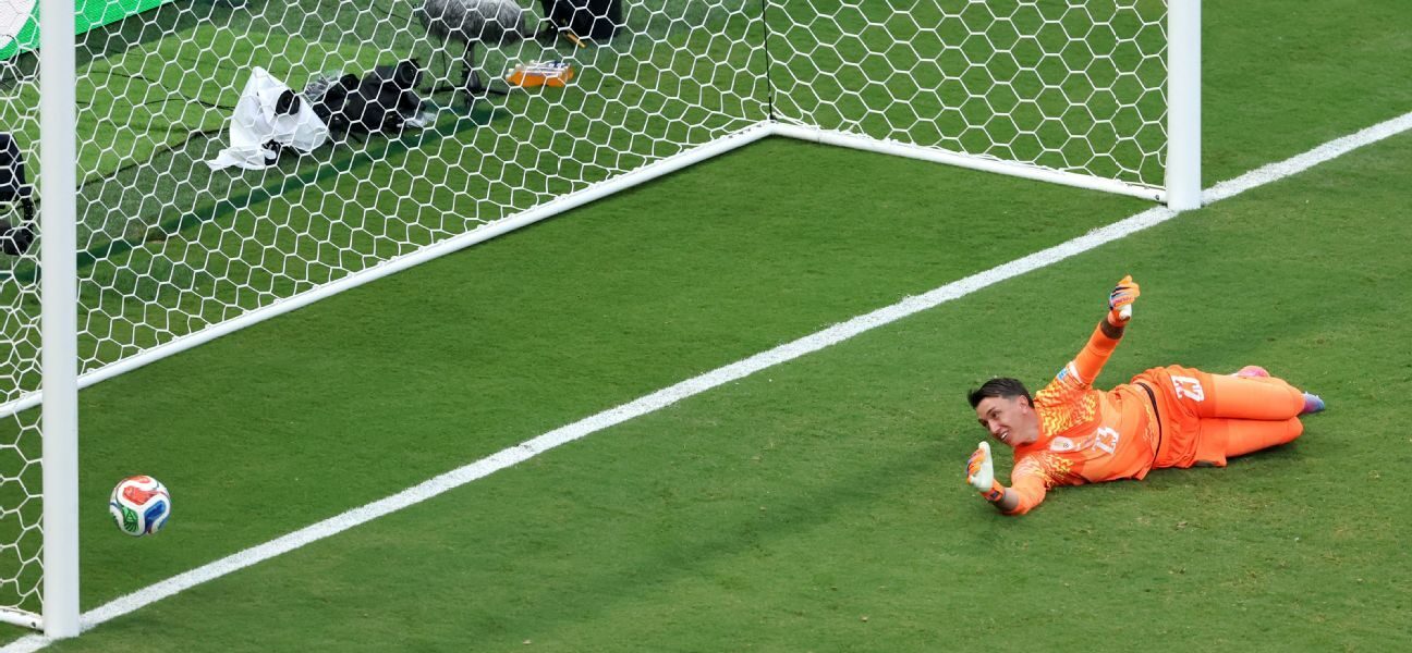 Uruguay yank keeper at HT after howler vs. Spain