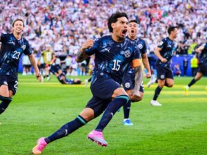 World Cup Daily LIVE: Paraguay TV cuts out during …