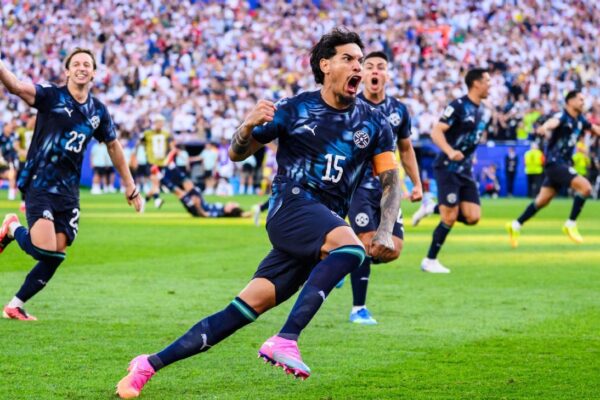 World Cup Daily LIVE: Paraguay TV cuts out during …