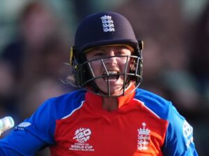 Wyatt-Hodge stars as England dominate Sri Lanka in World Cup opener