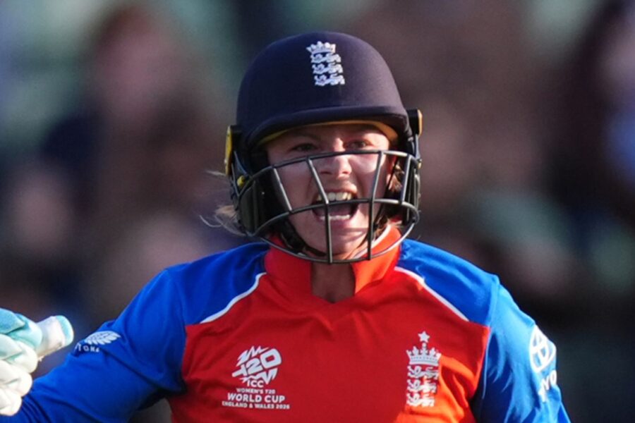 Wyatt-Hodge stars as England dominate Sri Lanka in World Cup opener