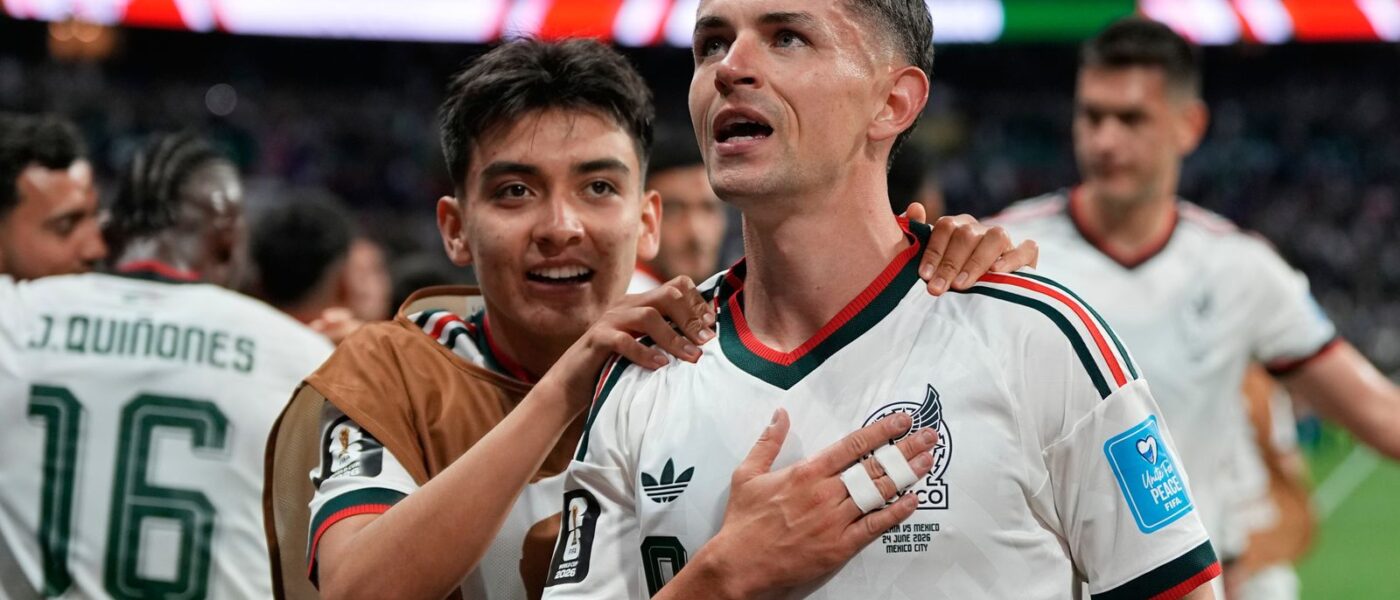 Ochoa and Mora make World Cup history as Mexico down Czech Republic