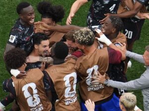Canada secure last-16 place after dramatic late winner vs South Africa