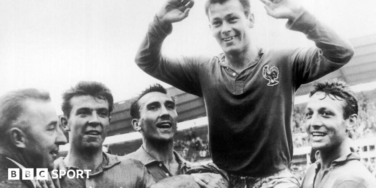 Borrowed shoes, no Golden Boot – the story of the World Cup’s greatest scorer