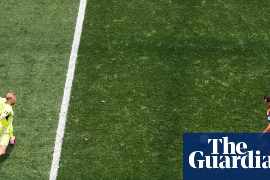 Mikel Oyarzabal at the double as Spain beat Austria and cruise into last 16