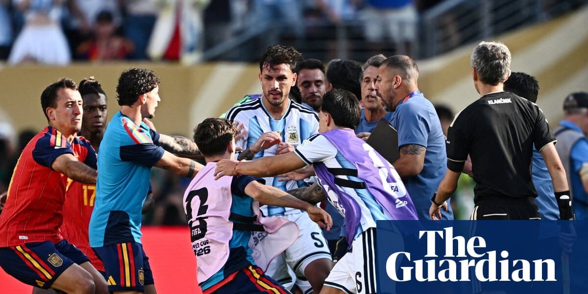 Ugly scenes as Argentina lose World Cup final – video