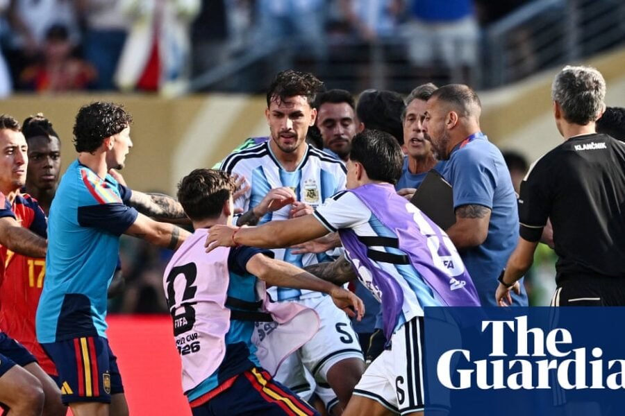 Ugly scenes as Argentina lose World Cup final – video