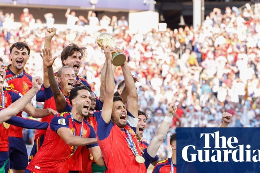 Trump and Infantino booed at World Cup final – video