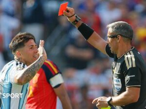 Fernandez defends Argentina as Messi questions remain