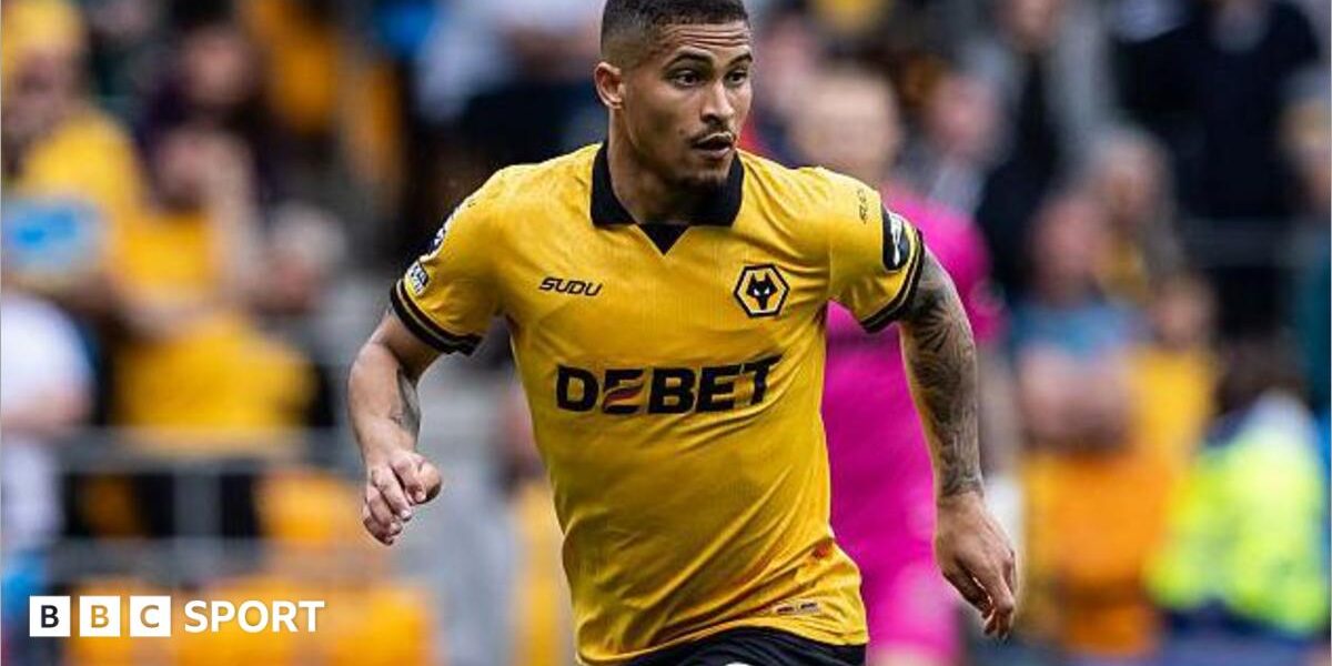 Villa sign Wolves midfielder Gomes in £38m deal