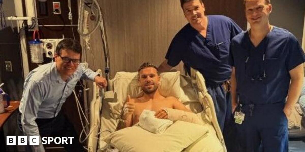 Henderson not ruled out of World Cup despite breaking arm