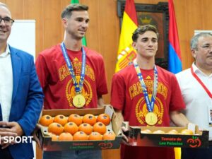 Ruiz & Gavi’s reward for World Cup win… 150kg of tomatoes