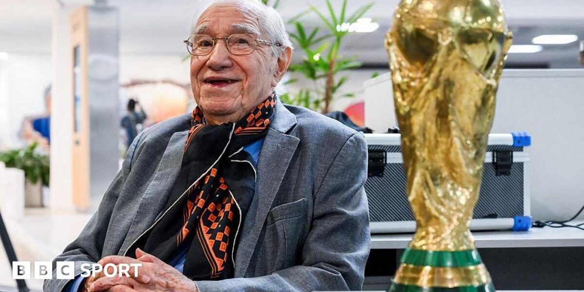 The 91-year-old Argentine journalist covering his 18th World Cup