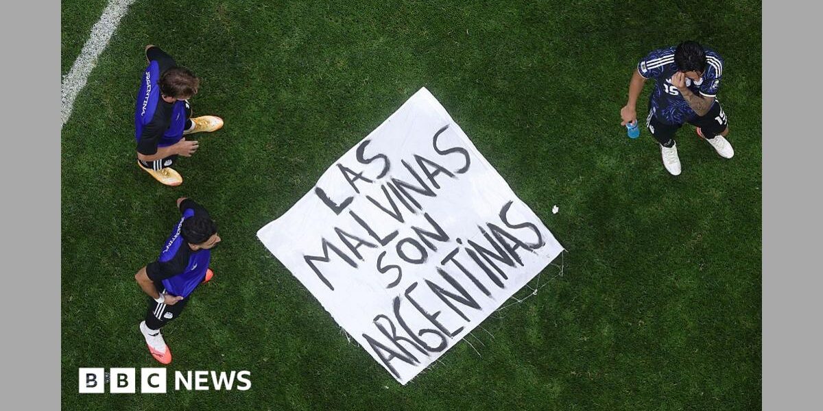 White House defends Argentina team over Falklands banner