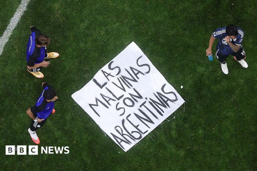 White House defends Argentina team over Falklands banner