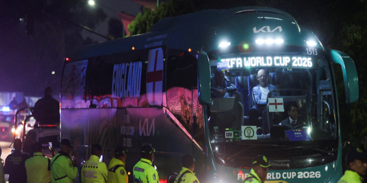 England team booed on arrival at Mexico City hotel