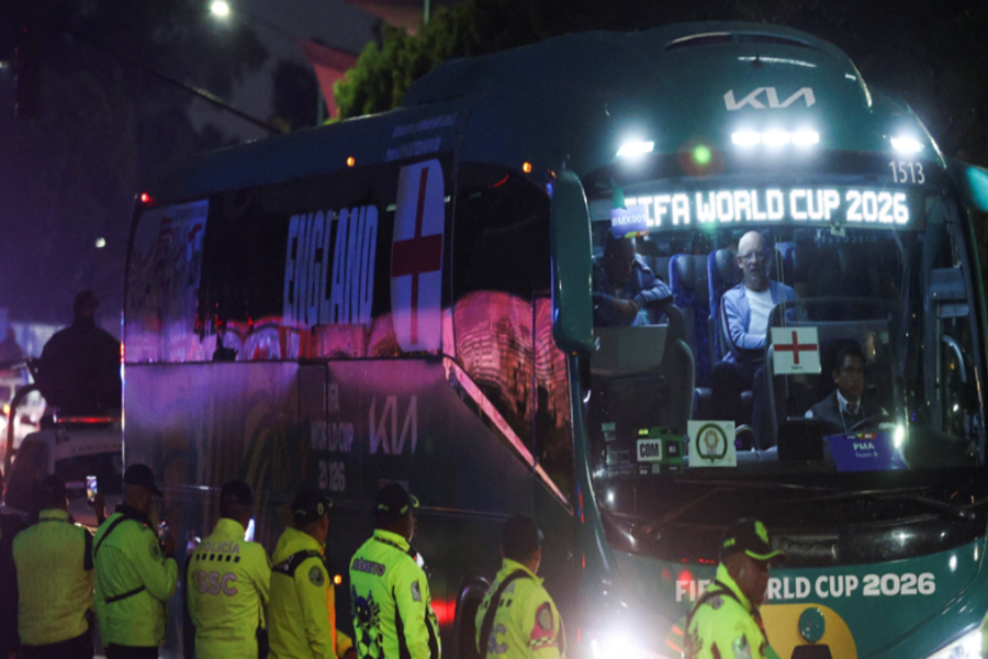 England team booed on arrival at Mexico City hotel