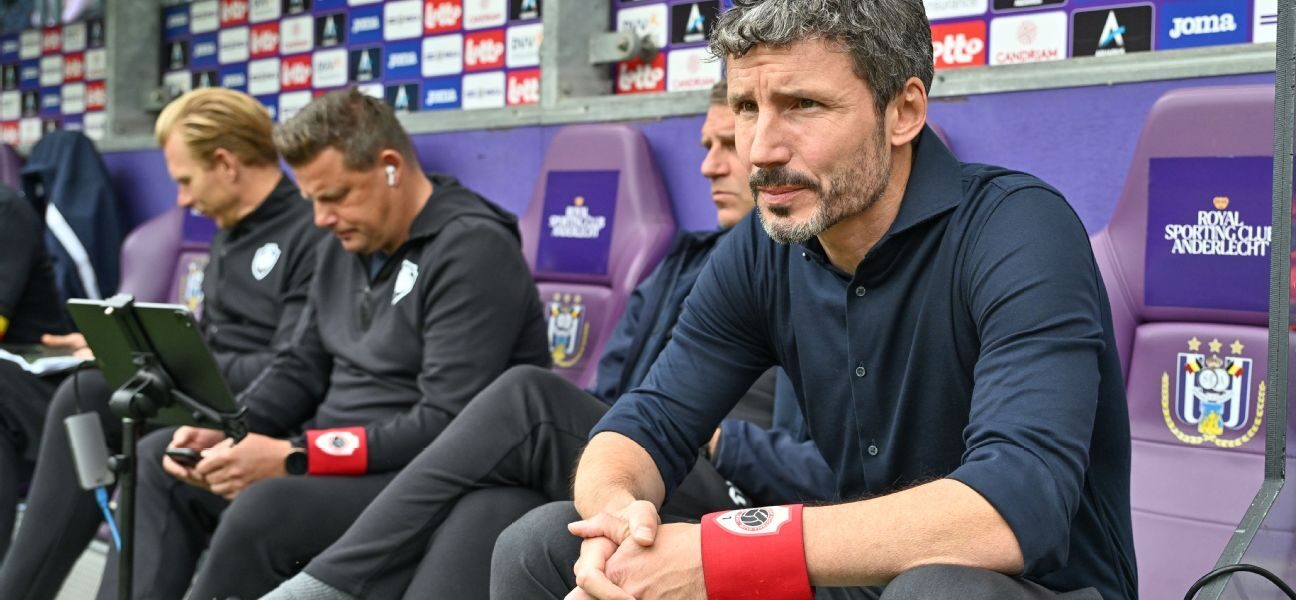 Van Bommel to replace Garcia as Belgium coach