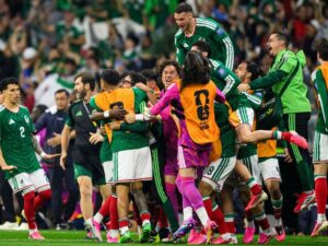 Mexico send a World Cup message from ‘Fortress Azt…