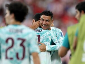 Portugal, Ronaldo survive late scare from Croatia