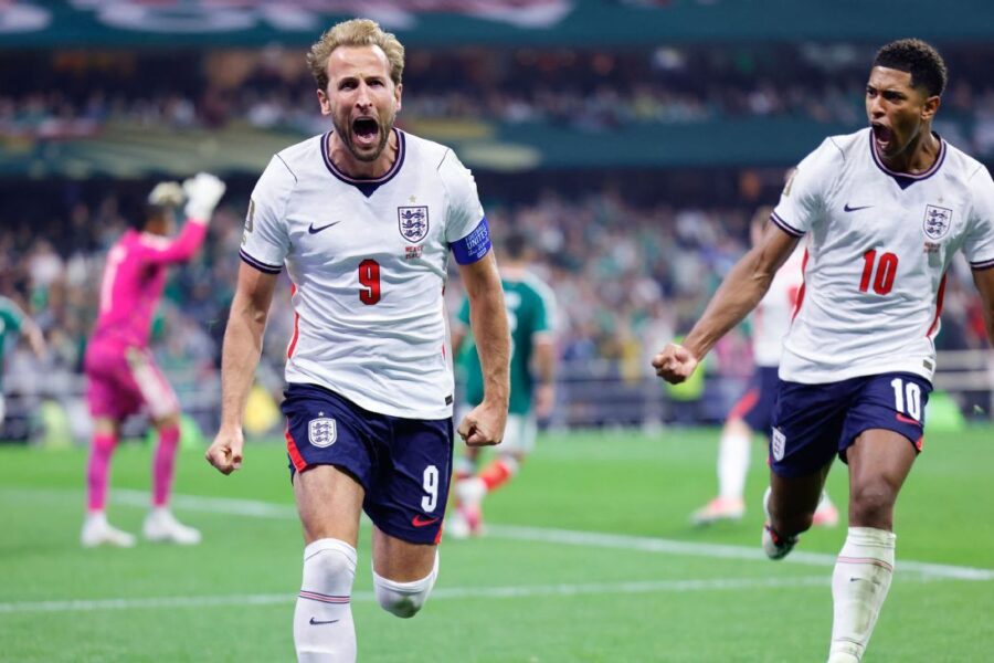 England survive to beat Mexico in Azteca thriller