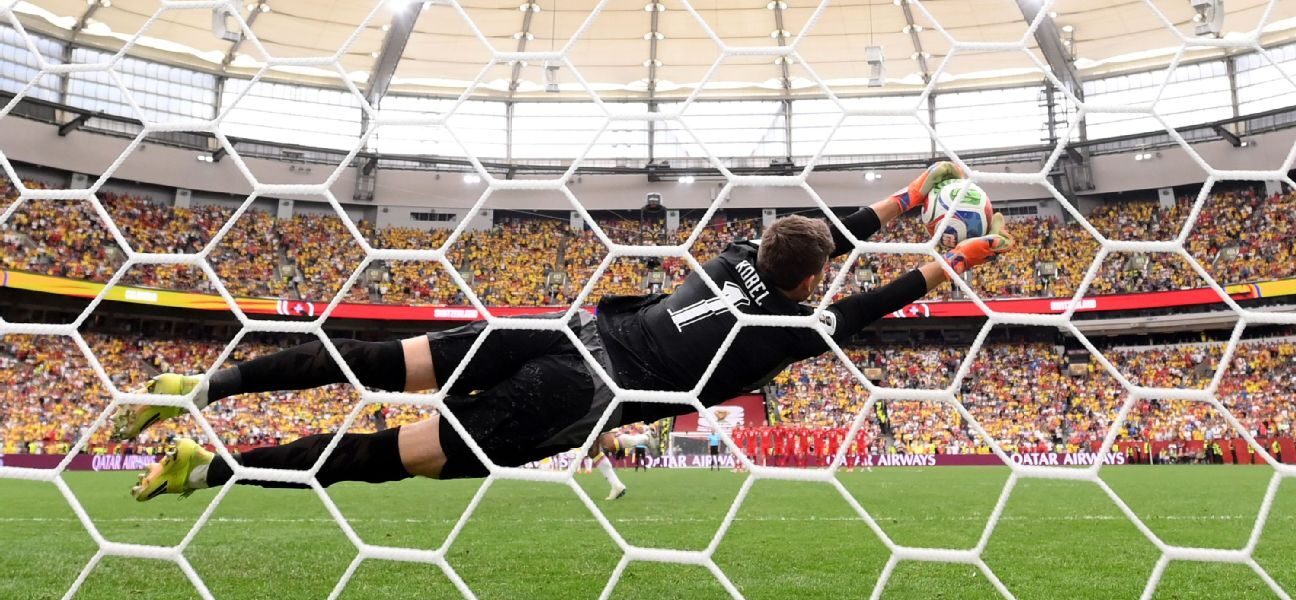 Preparing for penalties: How goalkeepers get ready…