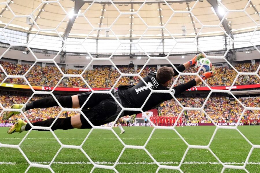 Preparing for penalties: How goalkeepers get ready...