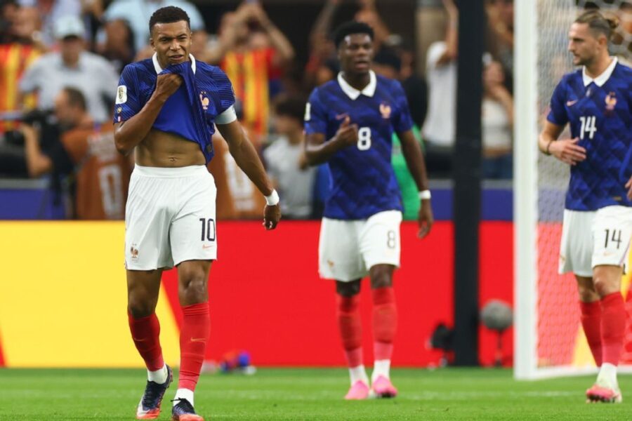 Mbappé critical of tactics in loss by 'sloppy' Fra...