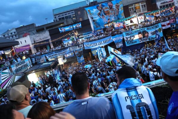 World Cup Daily live: Argentina fans take over Atl…