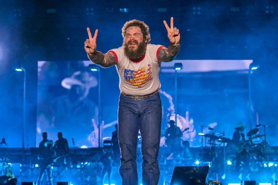 Post Malone headlines WCup closing ceremony
