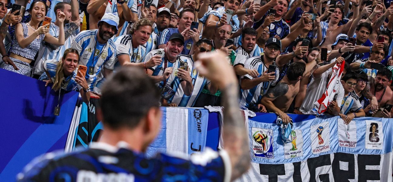 World Cup daily: Argentina fans party after dramat…