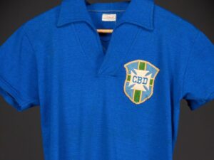 Pelé’s 1958 World Cup final jersey sells for $4.9M…