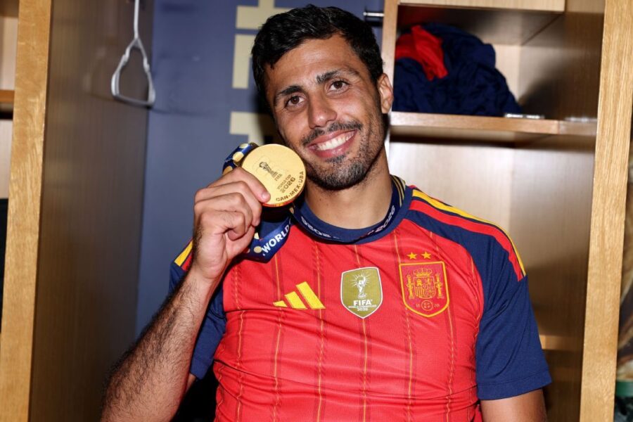 Transfer rumors, news: Real Madrid confident of Rodri deal; Man City line up replacement