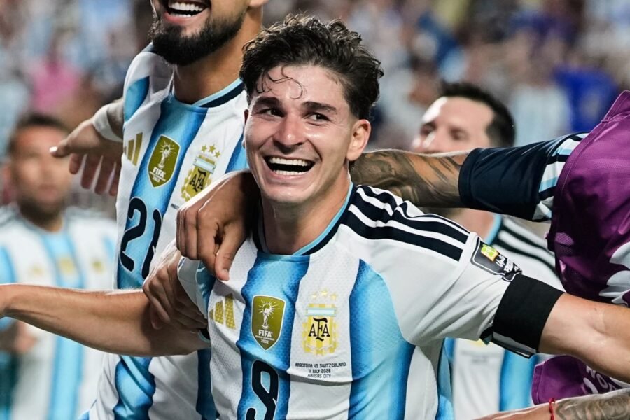 Alvarez scores extra-time stunner as Argentina set up blockbuster semi vs England