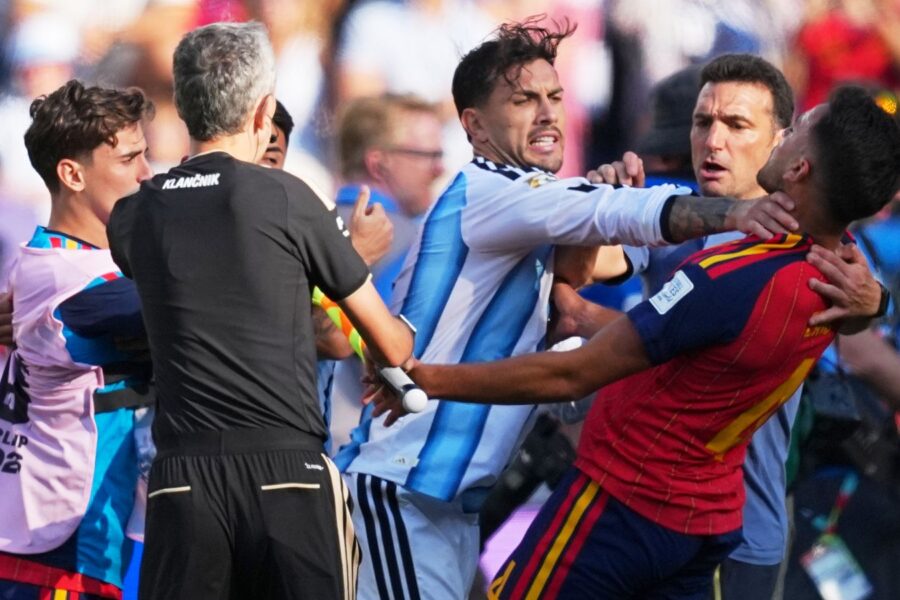 'Nothing to blame them for' - Argentina papers defend team after dismal final