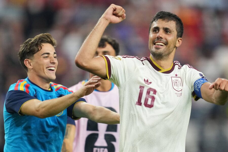 Spain show teamwork may win out in 'World Cup of superstars'